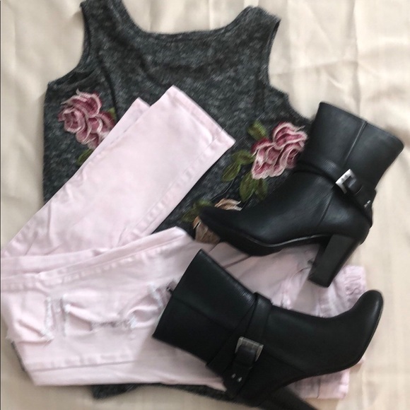 Meet your posher, Amelia - Picture 2 of 5